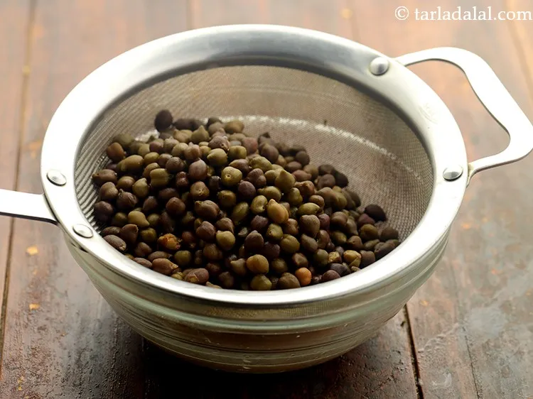 Step 15 – Again drain the excess water using a strainer. Keep the hara chana for <strong>healthy paneer …