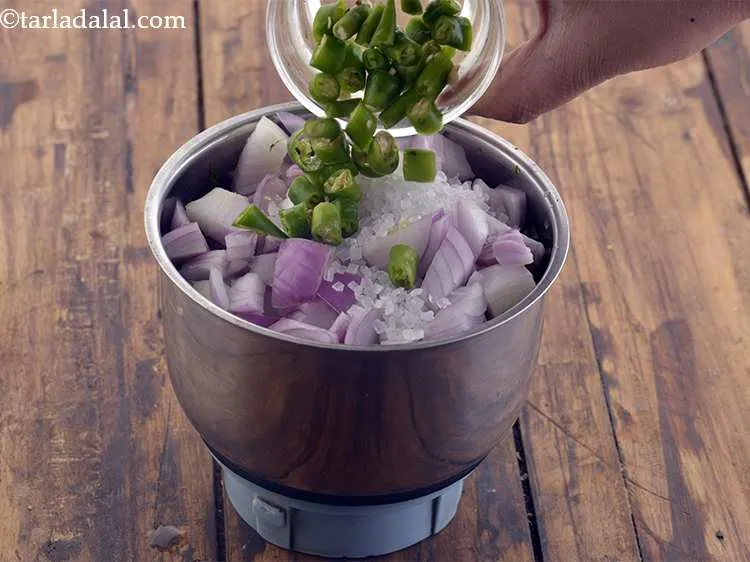 Step 37 – Add the chopped green chillies to spice up the chuney.