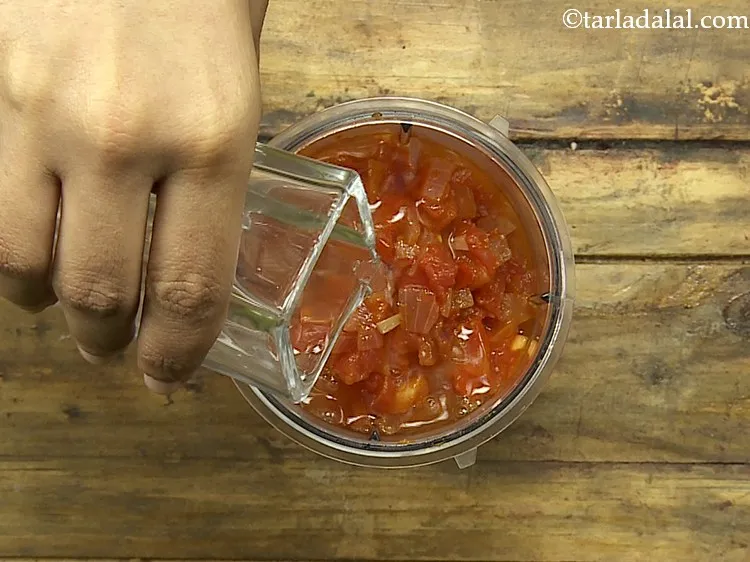 स्टेप 11 – १/४ कप पानी डालें।