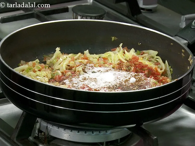 Step 21 – Add salt to season and elevate the paneer masala stuffing.