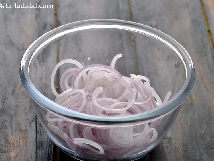 Step 35 – For making the&nbsp;<strong>paneer kathi roll recipe | paneer tikka kati roll | paneer frankie | …