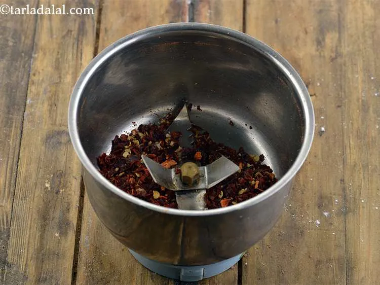 Step 1 – For the&nbsp;<strong>paneer lababdar recipe | restaurant style paneer lababdar |&nbsp;healthy&nbsp;paneer lababdar&nbsp;|</strong>&nbsp;add 3 whole dry Kashmiri …