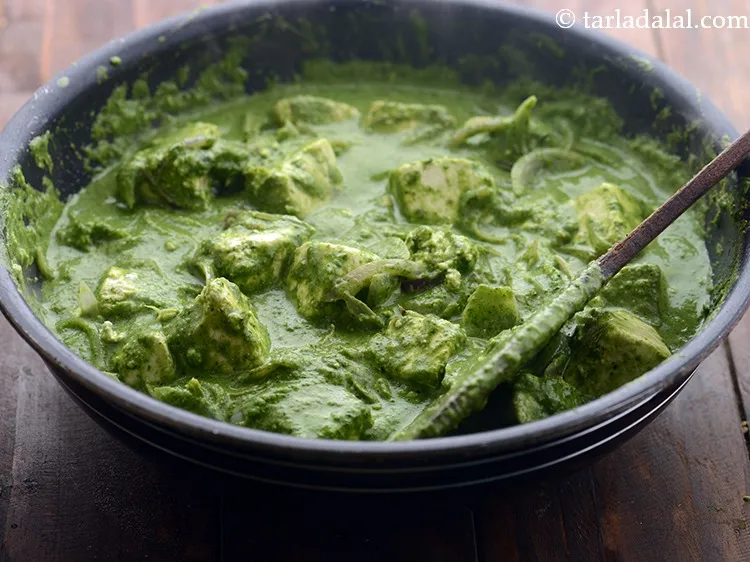 स्टेप 20 – धीरे से मिलाएं और और मध्यम आँच पर २ मिनट …