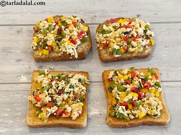 Step 20 – <meta charset="UTF-8" /> Serve the&nbsp;<strong>paneer toast&nbsp;|&nbsp;paneer vegetable toast&nbsp;|&nbsp;healthy paneer toast&nbsp;|&nbsp;cottage cheese Indian toast&nbsp;|</strong>&nbsp;immediately.