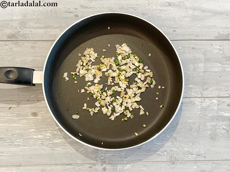 Step 7 – Cook on a medium flame for 1 minute.