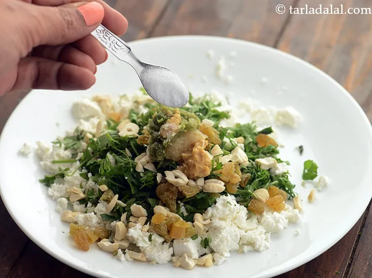 स्टेप 10 – नमक डालें।