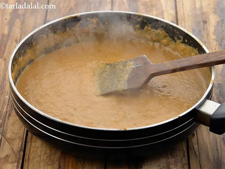 स्टेप 30 – अच्छी तरह से मिलाएं और मध्यम आंच पर बीच-बीच में …