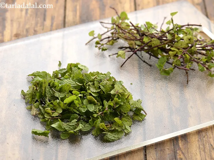 Step 4 – Further, separate the leaves from the stems.