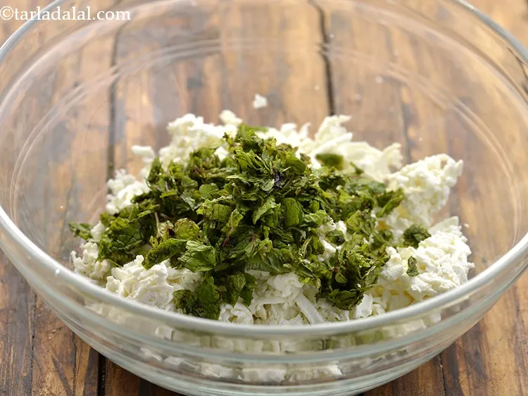 Step 7 – Add chopped mint leaves.