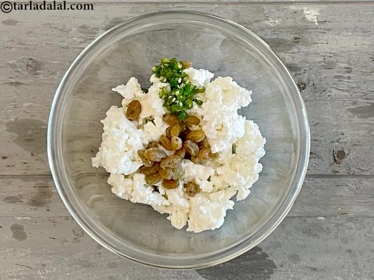 Step 21 – Add&nbsp;<meta charset="UTF-8" />1 tsp&nbsp;finely&nbsp;<a href="glossary-chopped-green-chilli-820i">chopped green chillies</a>.