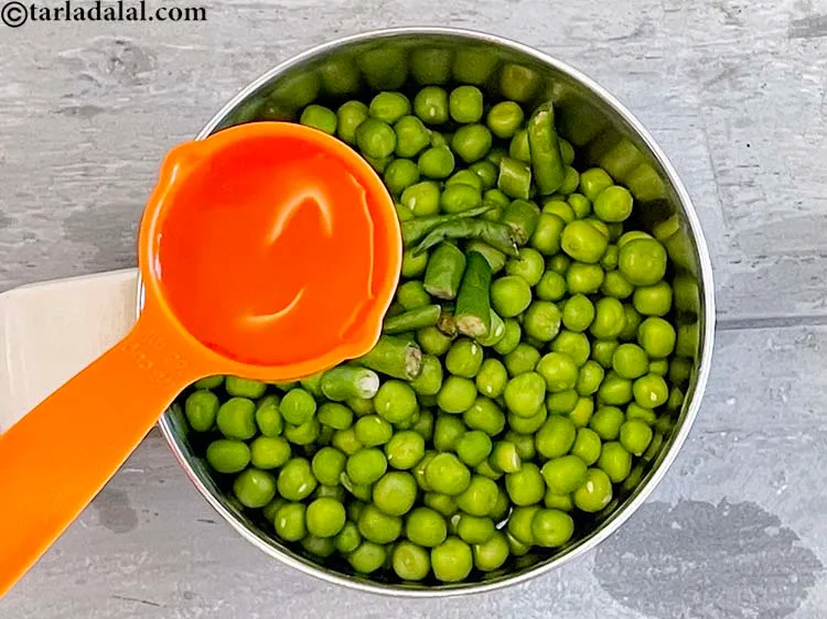 Step 5 – Add&nbsp;2 tbsp of water.