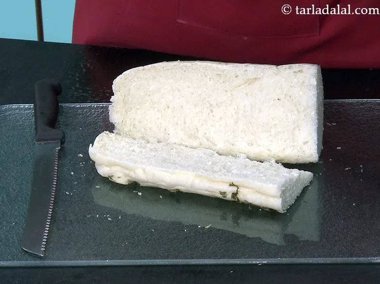 स्टेप 20 – इसे केंद्र से क्षैतिज रूप से (horizontally) दो में काटें। …