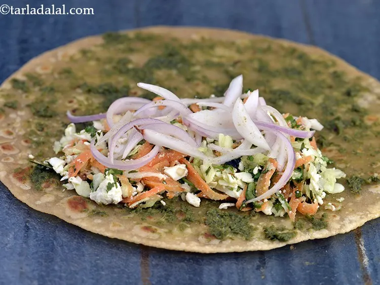 Step 30 – Add sliced onions of top of the filling.&nbsp;