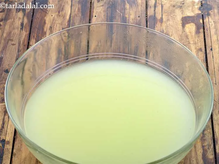 स्टेप 20 – व्हे के पानी का उपयोग <a href=""https://www.tarladalal.com/whey-soup--calcium-rich-recipe--hindi-35065r"" target=""_blank""><strong>व्हे सूप</strong></a> बनाने …