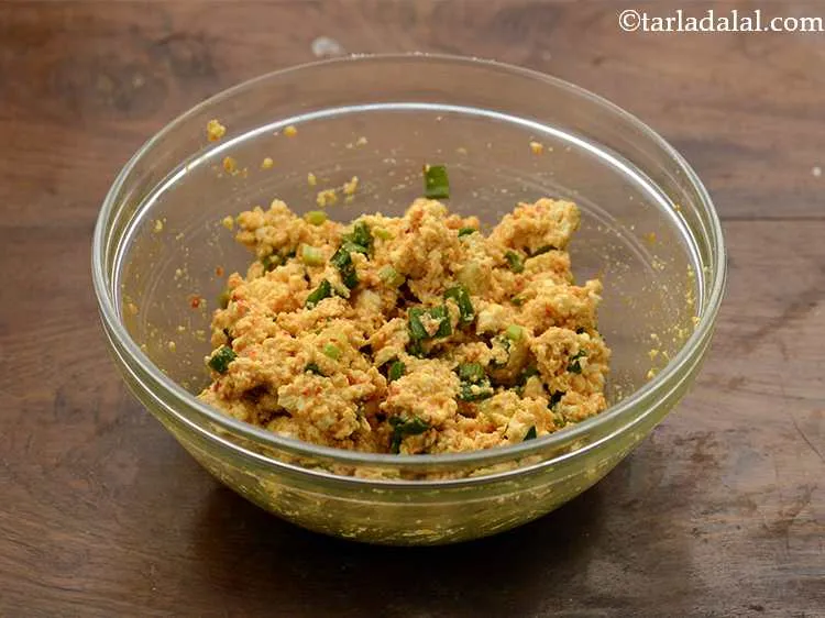 स्टेप 7 – सभी सामग्री को अच्छी तरह से मिला लें ताकि सॉस …