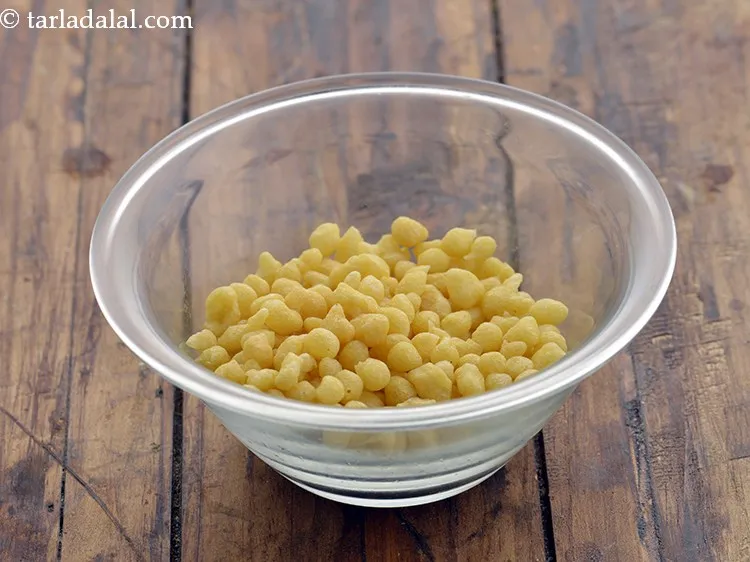 Step 16 – Take boondi in a bowl.
