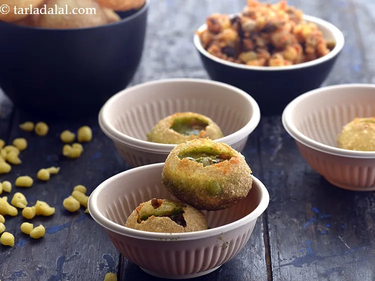 Step 33 – Serve the&nbsp;<strong>pani puri | golgappa | puchka | home made pani puri&nbsp;|</strong>immediately before it gets …