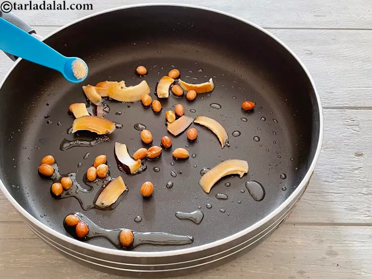 स्टेप 13 – <a href=""https://www.tarladalal.com/glossary-asafoetida-hing-hindi-113i"">हींग</a>&nbsp;<span style=""font-size:11.0pt""><span style=""background-color:white""><span style=""font-family:"Nirmala UI",sans-serif""><span style=""color:black"">डालें।</span></span></span></span>