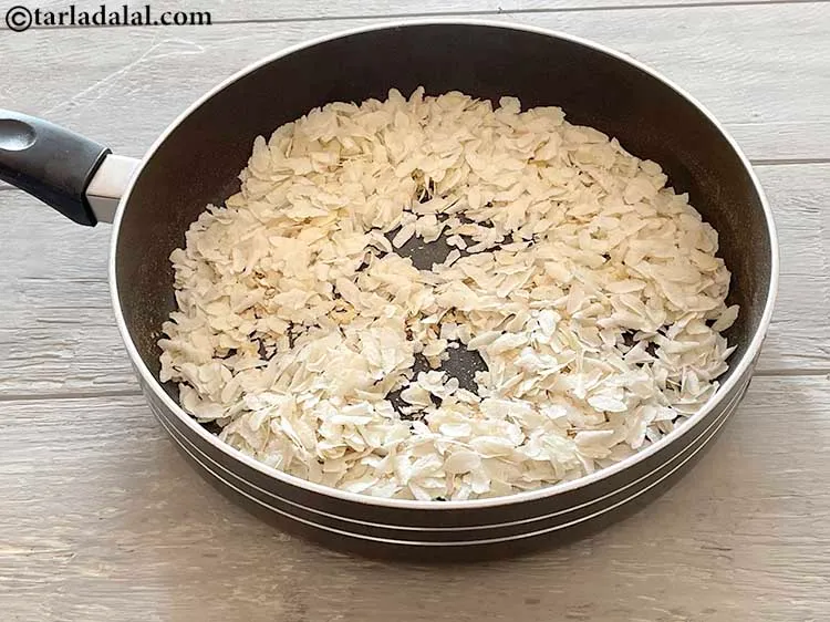 स्टेप 7 – <strong>पापड़ पोहा रेसिपी बनाने के लिए | दिवाली जार स्नैक …