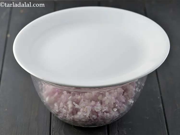 स्टेप 10 – ढक्कन के साथ कवर करें और इसे १५ मिनट के …