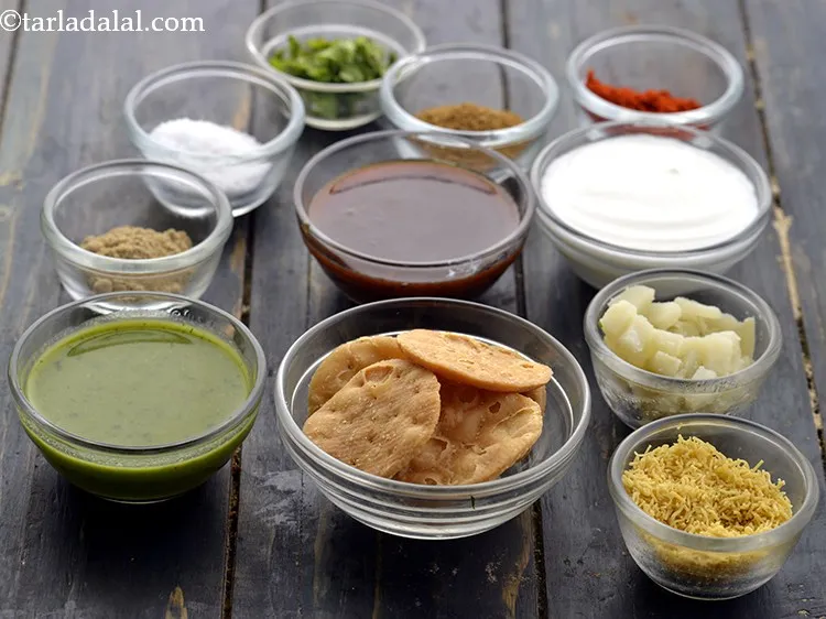 Step 12 – Assemble all the ingredients for the <strong>dahi papdi chaat</strong>.