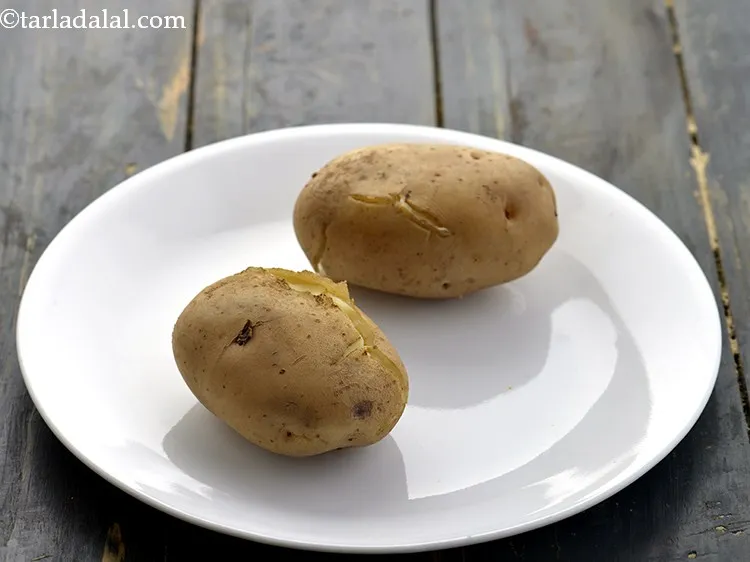 Step 8 – To make&nbsp;<strong>papdi chaat</strong>&nbsp;|&nbsp;<strong>Delhi papdi chaat</strong>&nbsp;|&nbsp;<strong>Indian papdi chaat</strong>&nbsp;|&nbsp;<strong>papri chaat</strong>&nbsp;| we will be making use of boiled …