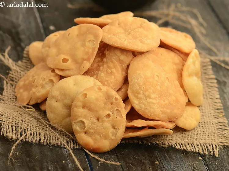 स्टेप 20 – <strong>पापड़ी</strong> को | <strong>पपीरी की रेसिपी | चाट की फ्राइड …