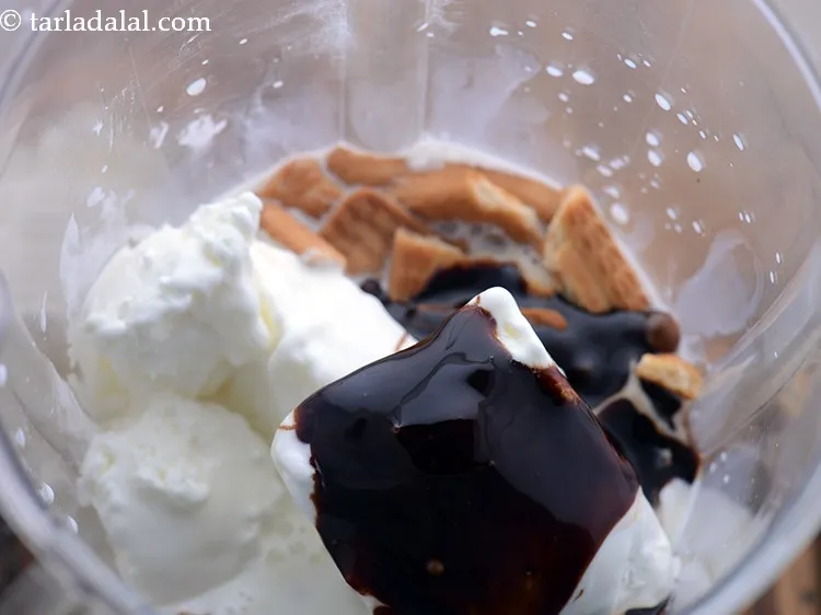 Step 5 – Add chocolate syrup.&nbsp;