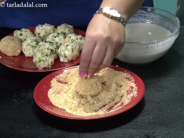 Step 19 – Roll them in bread crumbs till they are evenly coated from all the sides. Remember …