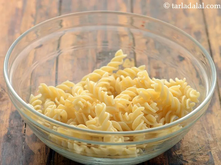 Step 7 – To make&nbsp;<strong>pasta salad in vinaigrette recipe | Indian style tomato pasta salad in basil vinaigrette …