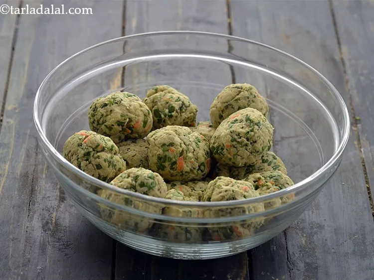 Step 16 – To prepare the paushtic parantha recipe, divide the dough into 15 equal portions.