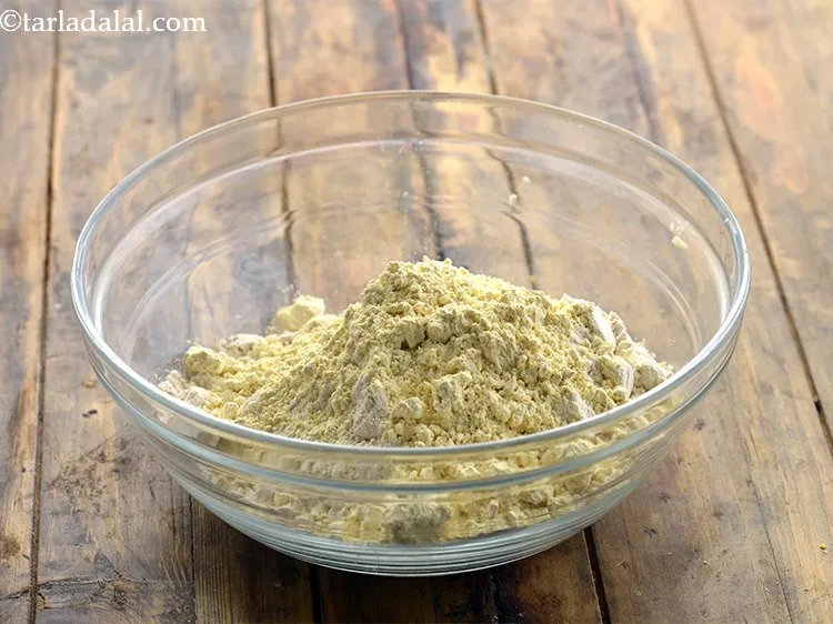 Step 5 – To this, add besan. Alternatively, you can even add jowar, bajra, nachni atta to fortify …