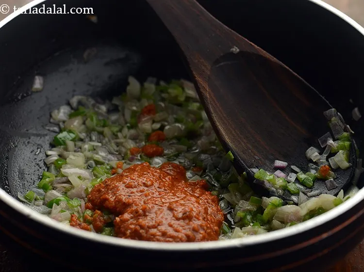 Step 6 – Add the chilli-garlic paste.