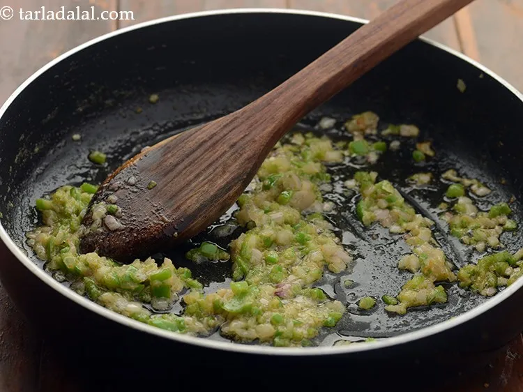 Step 6 – Saut&eacute; on a medium flame for 2 minutes.