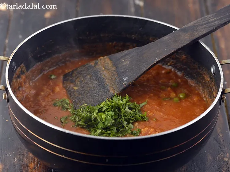 Step 20 – Switch off the flame, add the lemon juice and coriander.