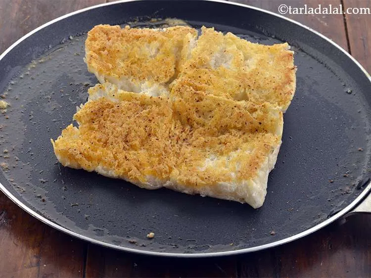 स्टेप 33 – इसे मध्यम आंच पर मक्खन और मसाला को अच्छी तरह …