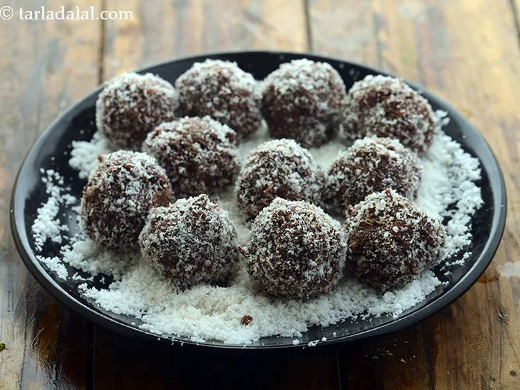 स्टेप 10 – <strong>पीनट बटर कोकोनट बॉल्स</strong> को | <strong>पीनट मक्ख़न और नारियल …