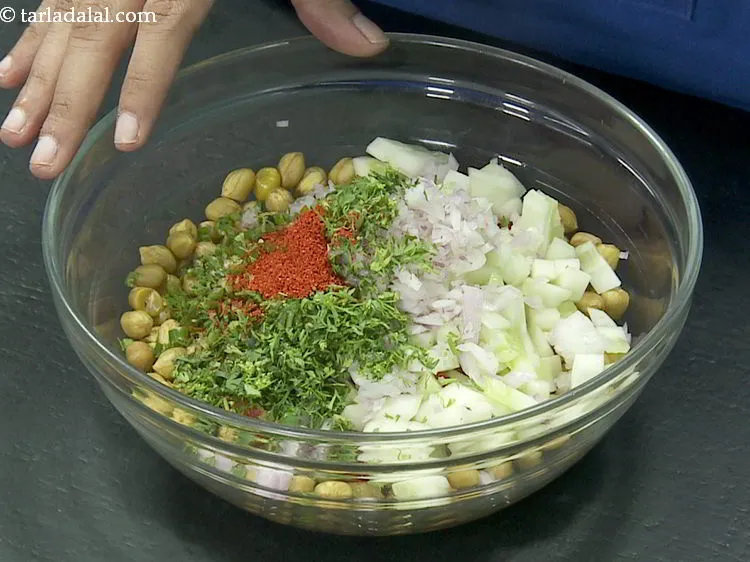 स्टेप 12 – आप को जैसा मसाले का स्तर पसंद करते हैं, उसके …