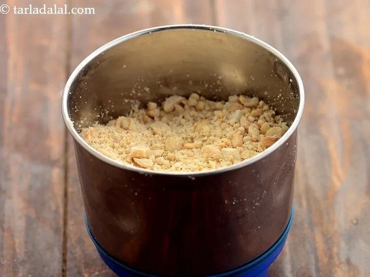 Step 2 – To make&nbsp;<strong>peanut curd chutney | faral chutney | farali &nbsp;chutney for sabudana vada | shingdana …