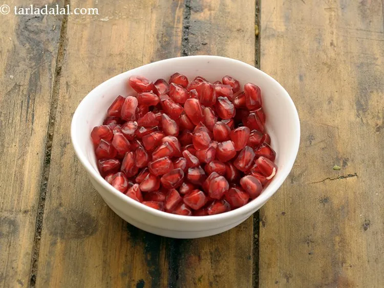 Step 13 – Peel and collect pomegranate in a bowl.&nbsp;