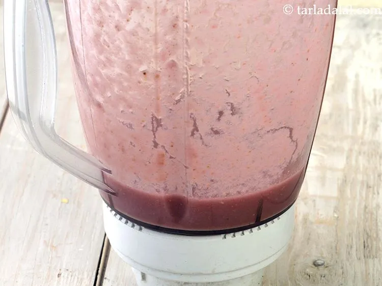 Step 17 – Blend in a juicer till smooth. This is how <strong>pear pomegranate cooler Indian drink</strong> looks …