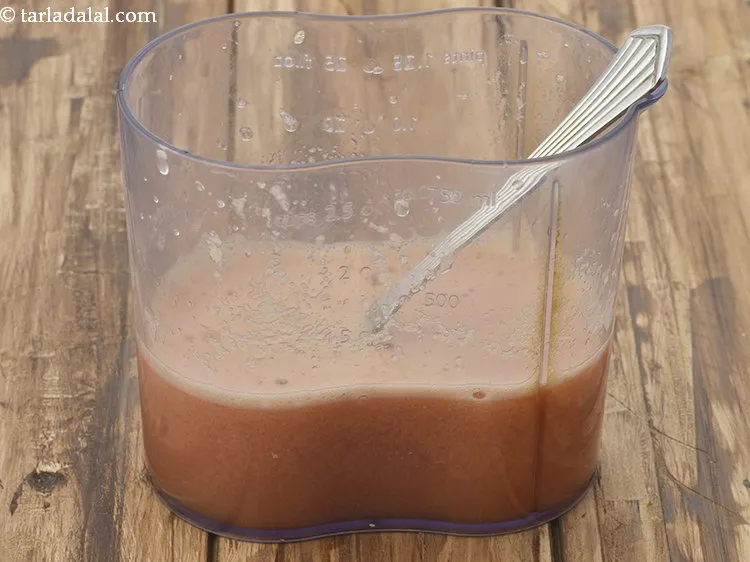 Step 12 – Collect the <strong>pear apple drink</strong> in a jar.