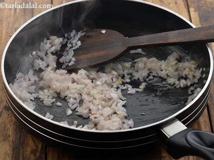 Step 16 – <meta charset="UTF-8" />Saut&eacute; on a medium flame for 1 to 2 minutes.&nbsp;