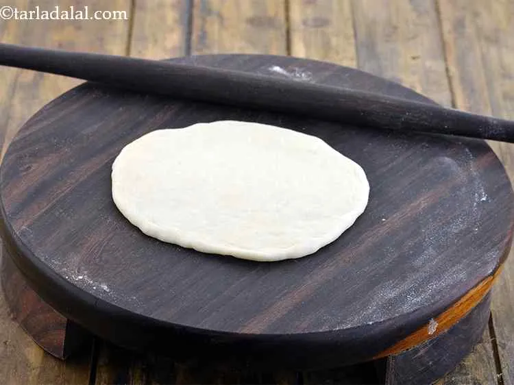 Step 15 – To make <strong>pizza bombs recipe | Indian veg pizza bombs | homemade pizza pav | …