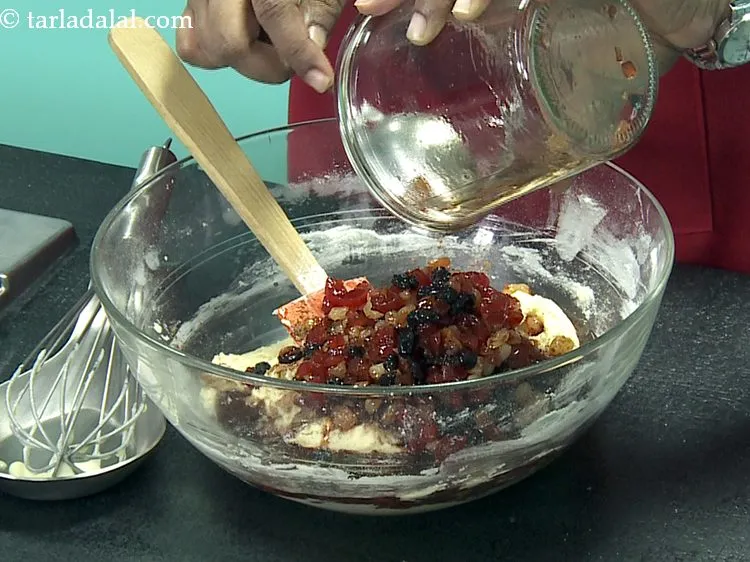 Step 22 – Add soaked rum raisin mixture.&nbsp;