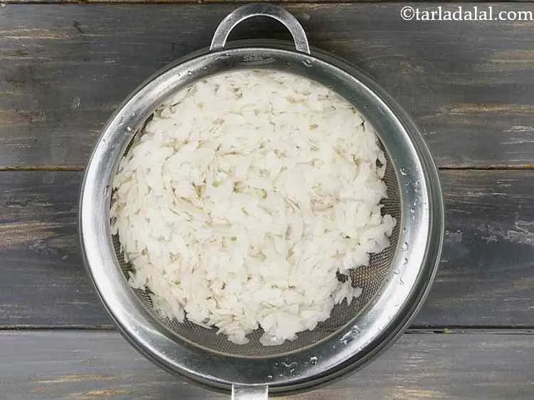 स्टेप 1 – <strong>पोहा पकोड़ा</strong> बनाने के लिए | <strong>पोहा आलू पकोड़ा | …