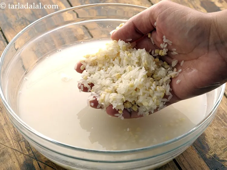 Step 8 – Combine the rice and dal, wash well.