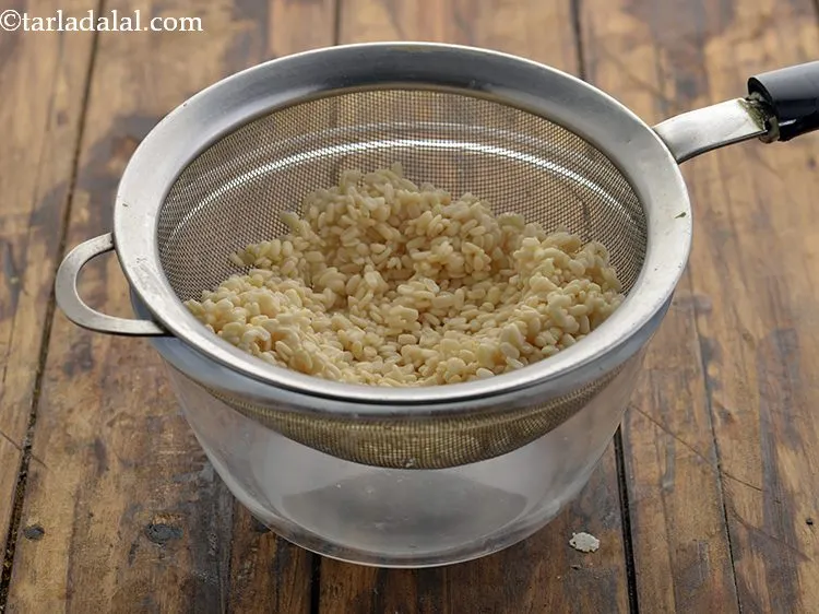 स्टेप 9 – २ घंटे के बाद, अच्छी तरह से छान लें।