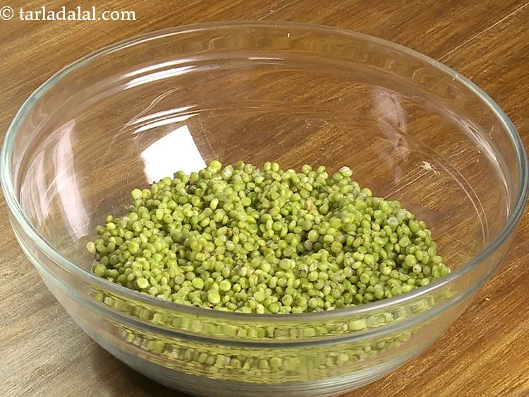 Step 2 – To prepare mixture for the&nbsp;<strong>ponk bhajiya recipe</strong><strong>&nbsp;|&nbsp;ponk pakora&nbsp;|&nbsp;ponk fritters&nbsp;|&nbsp;hurda bhajji&nbsp;|&nbsp;</strong>&nbsp;in a deep bowl take &frac34; …