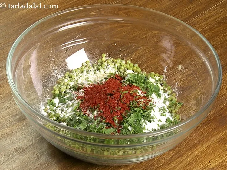 Step 6 – For a spicy hint, toss in some chilli powder.